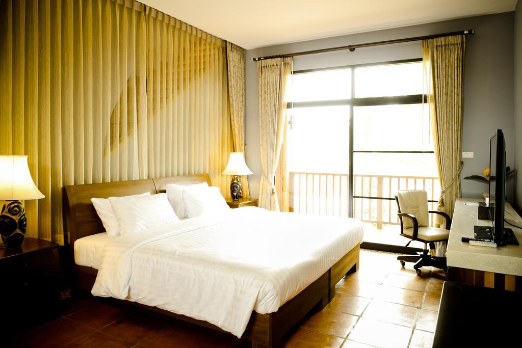 Phukumhom Khao Yai Hotel Wangkata Екстериор снимка