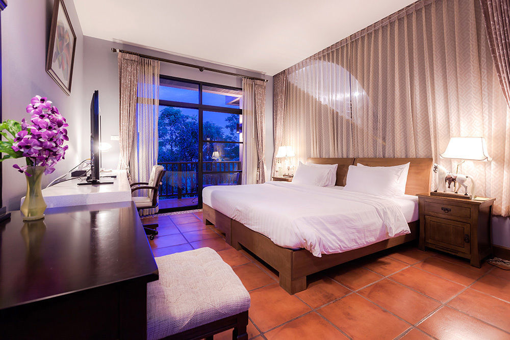 Phukumhom Khao Yai Hotel Wangkata Екстериор снимка