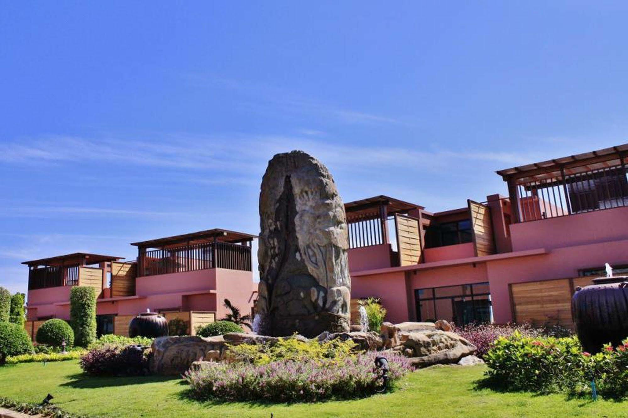 Phukumhom Khao Yai Hotel Wangkata Екстериор снимка