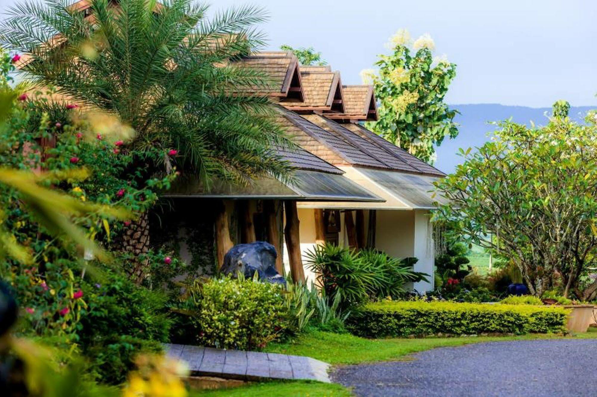 Phukumhom Khao Yai Hotel Wangkata Екстериор снимка