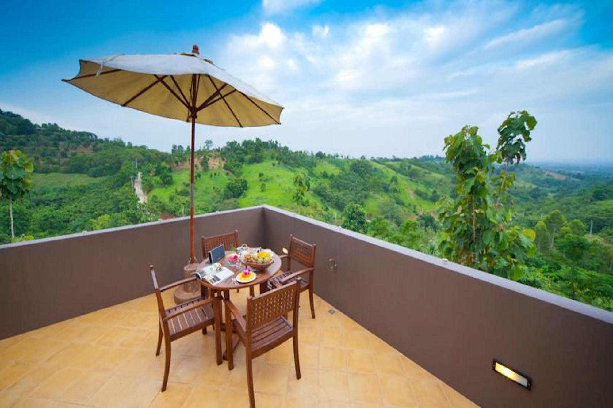 Phukumhom Khao Yai Hotel Wangkata Екстериор снимка