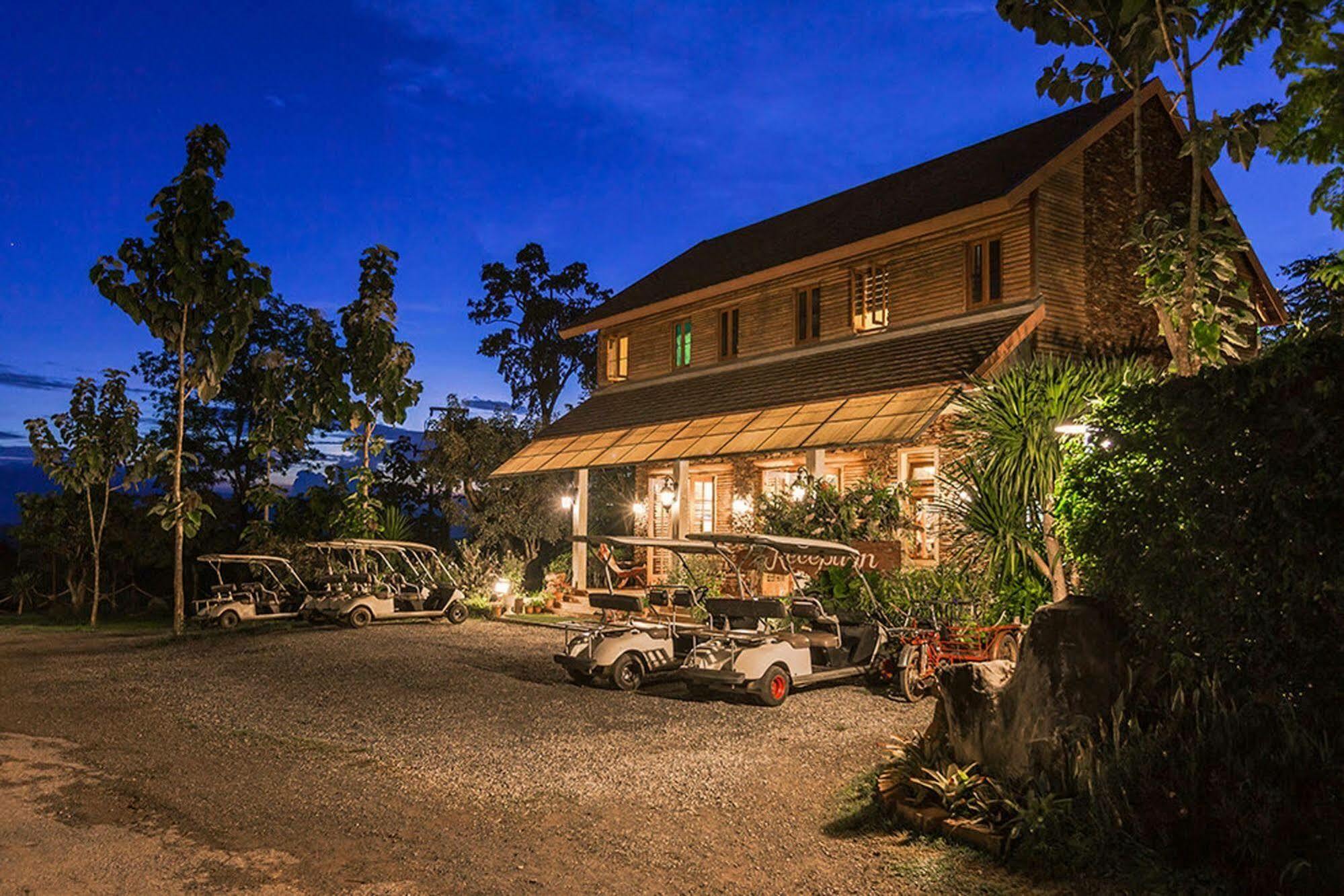 Phukumhom Khao Yai Hotel Wangkata Екстериор снимка