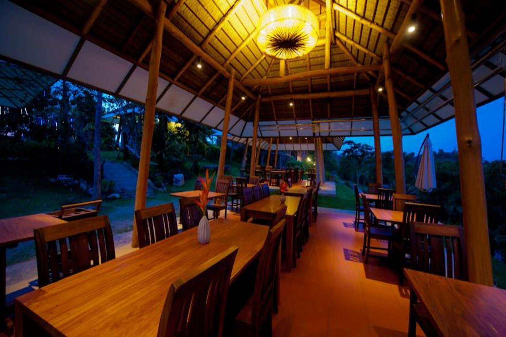 Phukumhom Khao Yai Hotel Wangkata Екстериор снимка